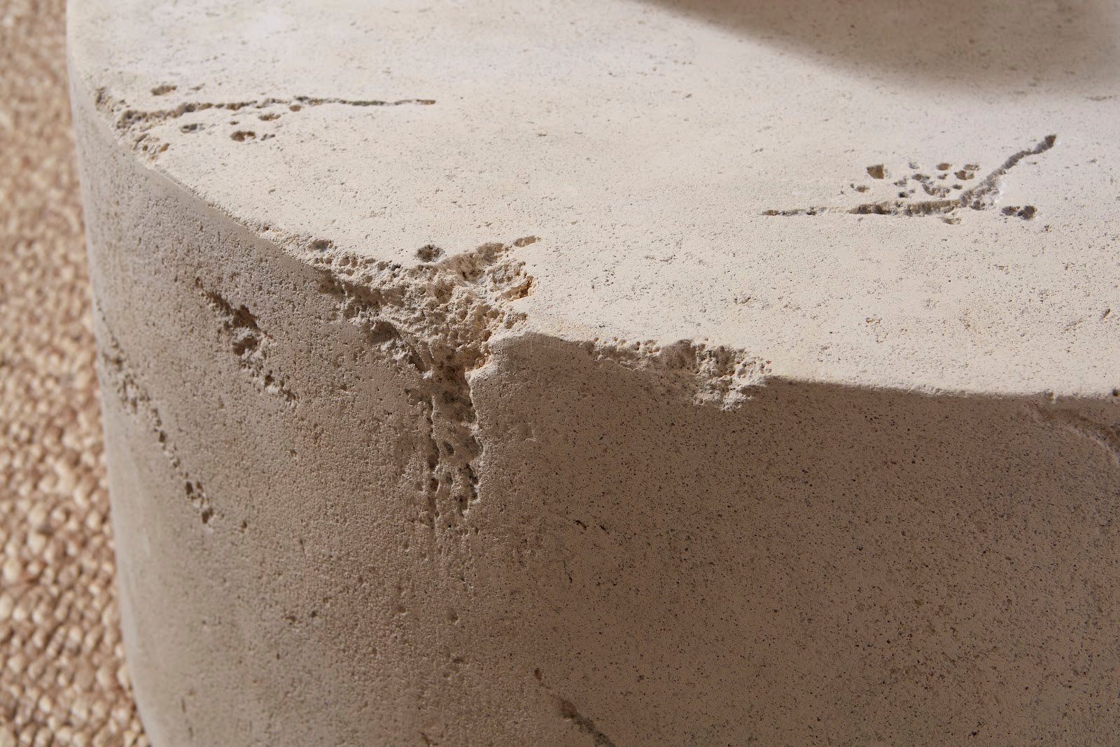 Roman Stone Formation Coffee Table – Resin & Stone Design