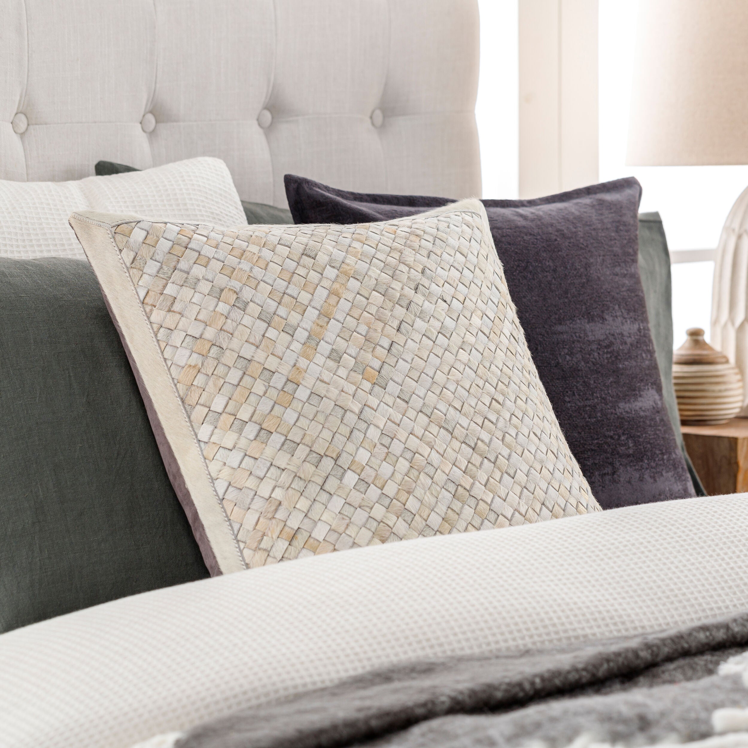 Cesta Pillow in Snow