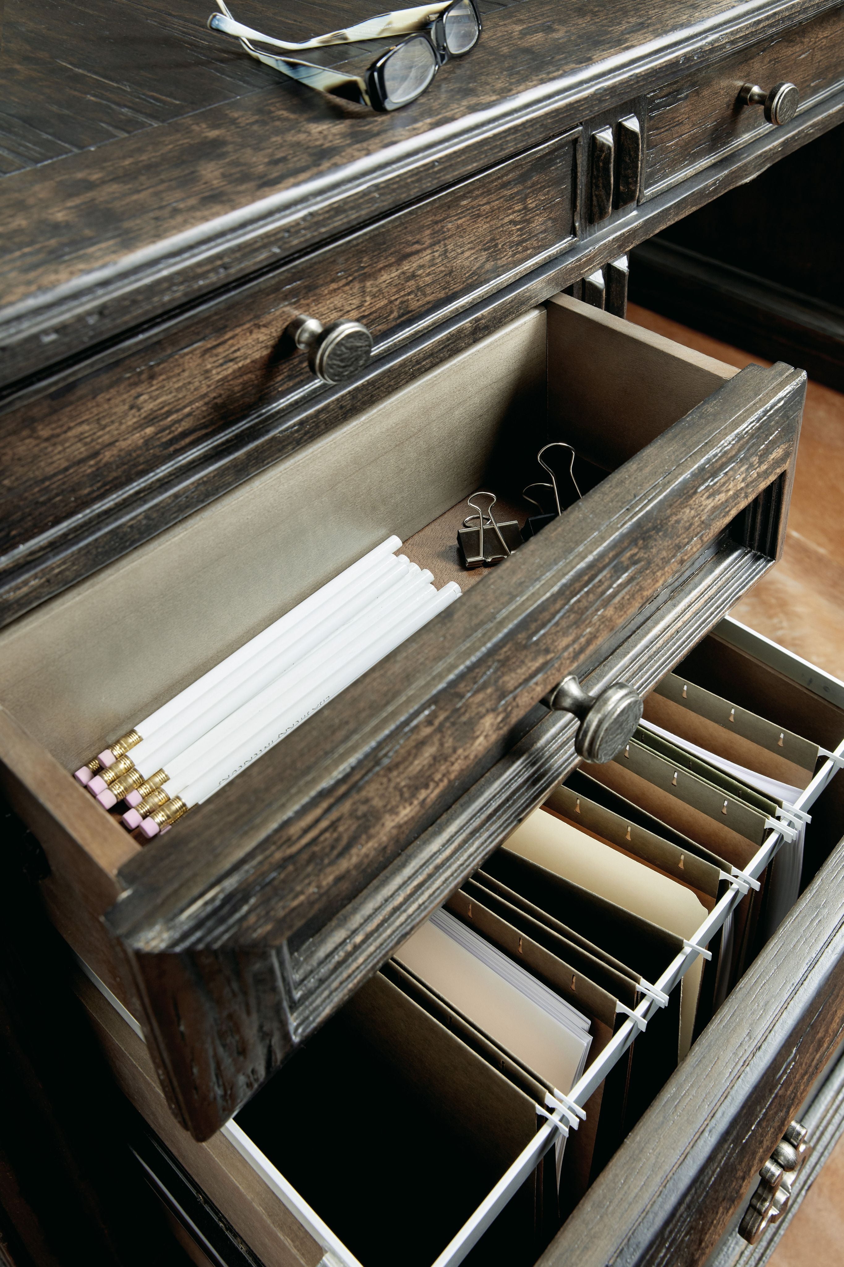 San Felipe Executive Desk – Varnish, 7 Drawers, Leather Top