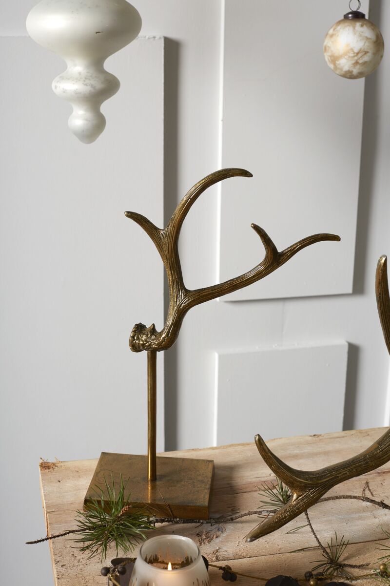 Caribou Antler Decor Collection – Rustic Aluminum Displays