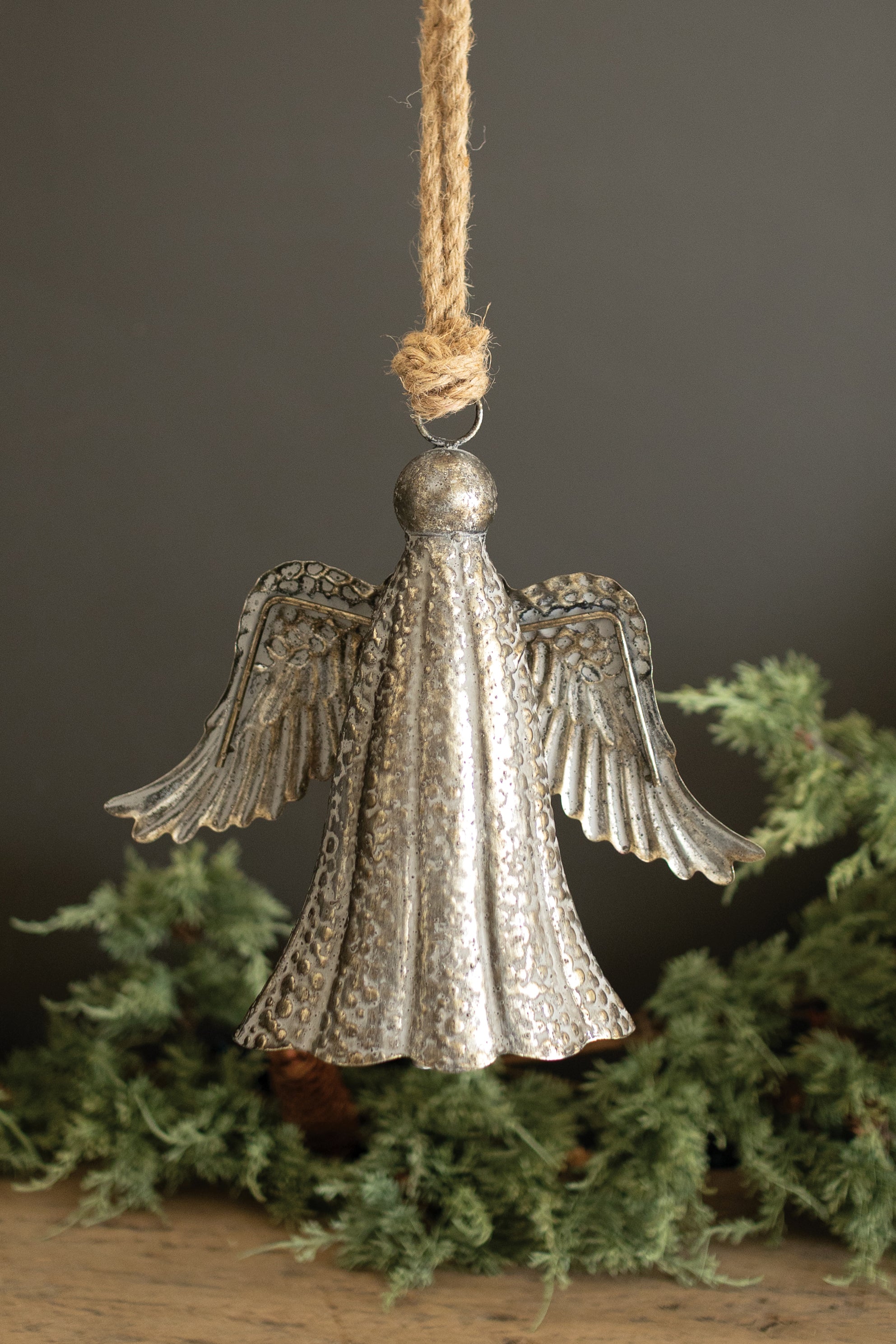 Metal Angel Bell Door Hanger