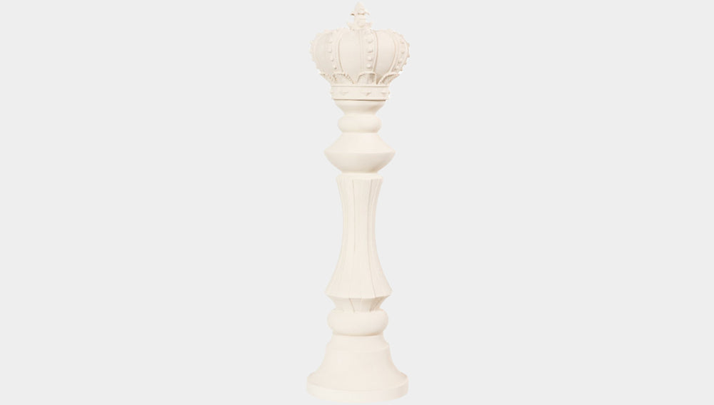 King Chess Sculpture in Cast Stone White – Life-Size Decor