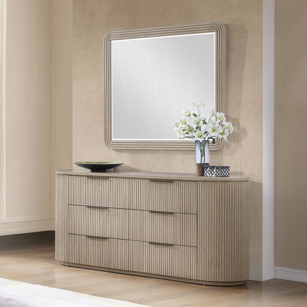 Leanna Mirror