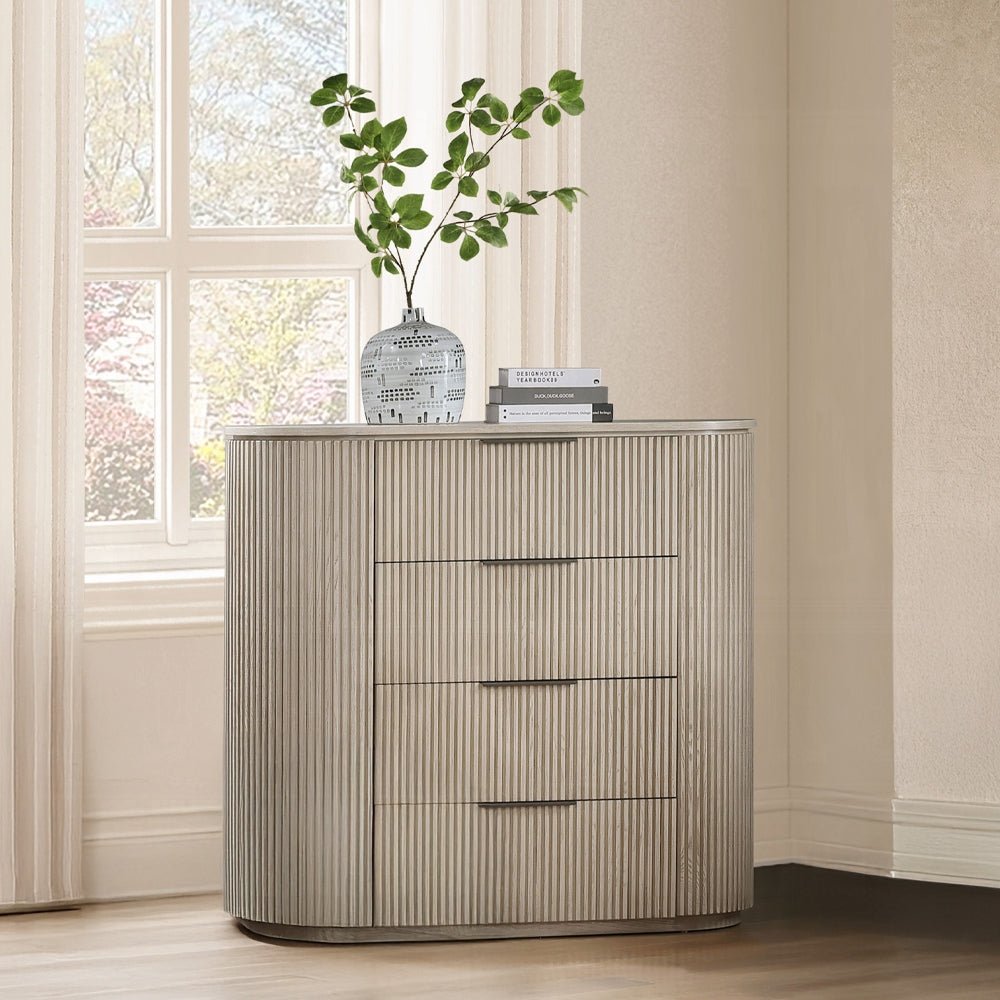 Leanna Chest