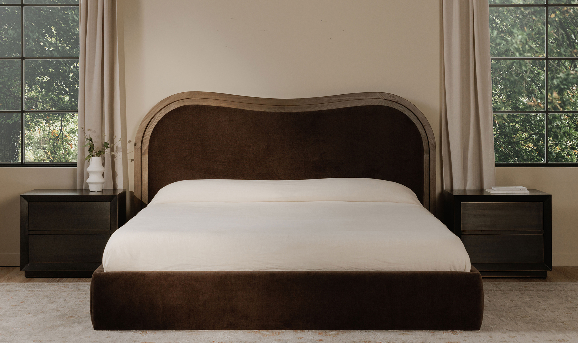 Camilla Bed in Brown
